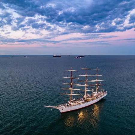 아파트 Yacht Park - Delux Waterfront With Free Parking 그디니아