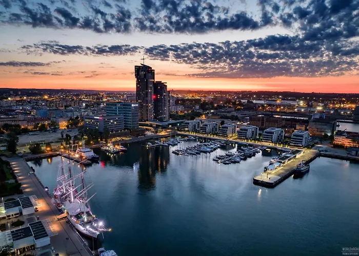 Yacht Park - Delux Waterfront With Parking Apartment Gdynia